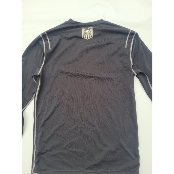 Vtg Tapout Dri Fit work out Layer shirt - Picture 5 of 8